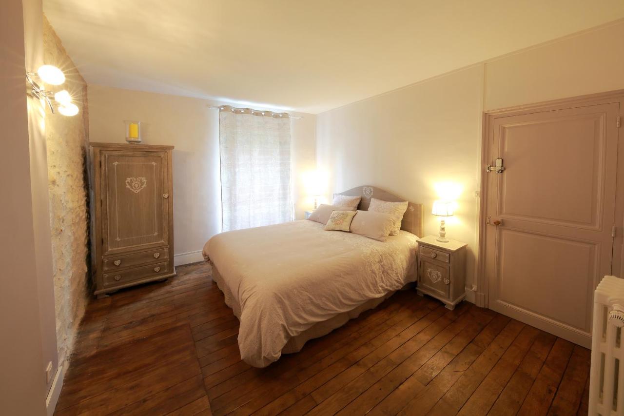 Bed and Breakfast La Loge Des Fees Latillé Zewnętrze zdjęcie