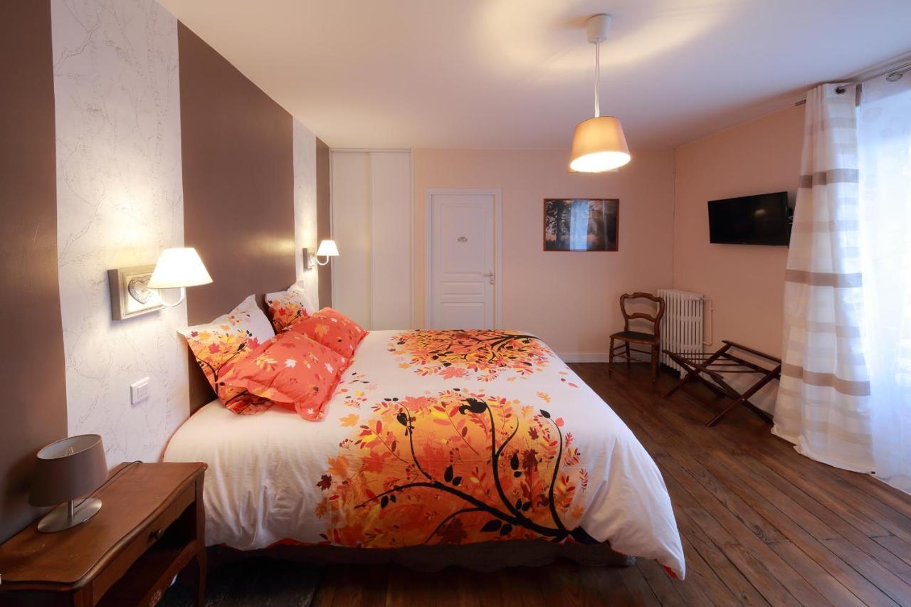 Bed and Breakfast La Loge Des Fees Latillé Zewnętrze zdjęcie