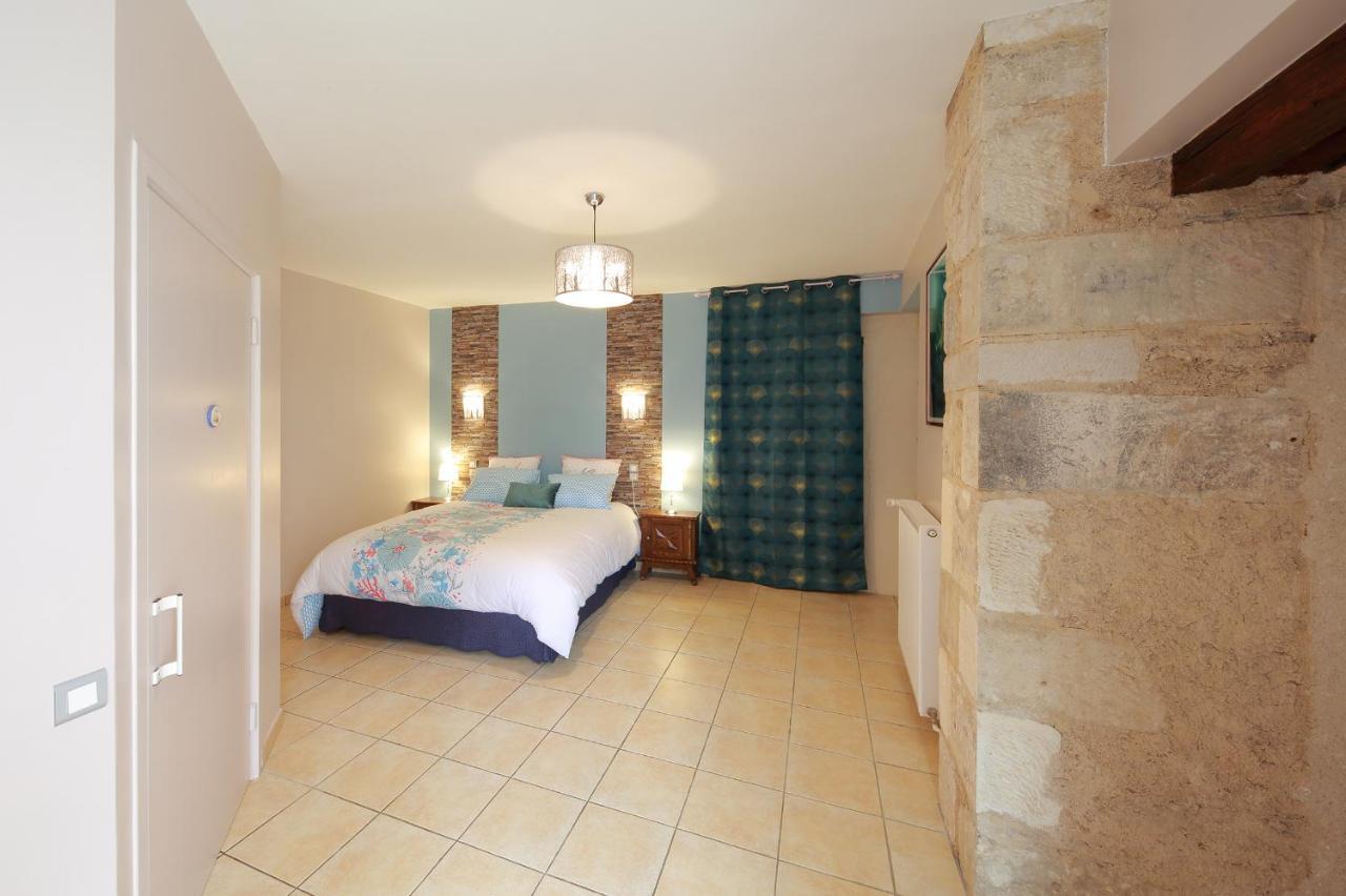 Bed and Breakfast La Loge Des Fees Latillé Zewnętrze zdjęcie